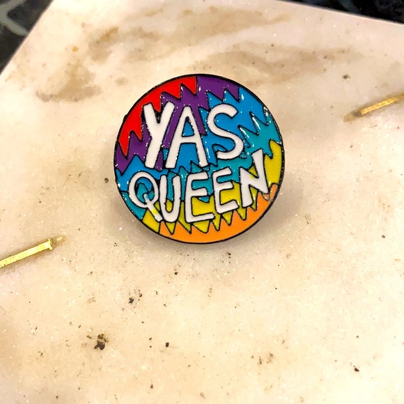 YAS QUEEN ENAMEL PIN - Picture 3 of 4